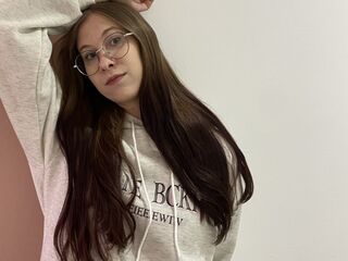 camgirl masturbating with vibrator LaunaRechtzigel