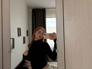 camslut naked LennieLukasik