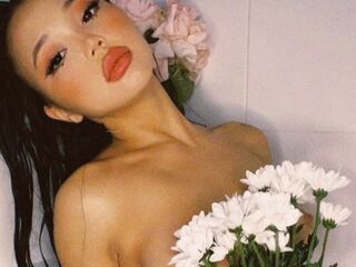 free chatroom LeonaBellmont
