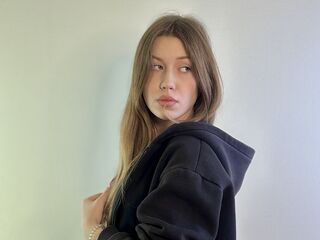 beautiful cam girl LeonilaKesling