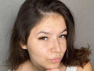 adult chatroom LeslieForest