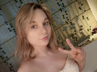 cam girl masturbating with vibrator LilianDavidge