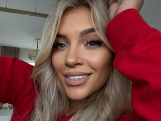 camwhore spreading pussy LorennaRyan