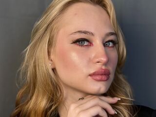 fingering camgirl LucileNeuburger