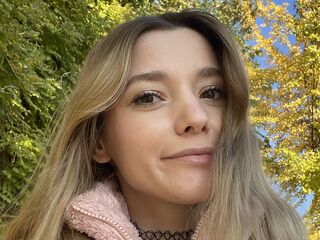 cam girl masturbating with vibrator LunariaVelvet