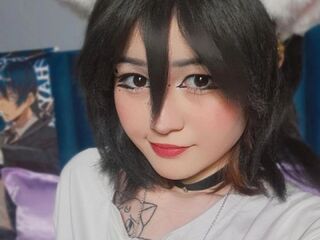 masturbating webcam girl LuoMay