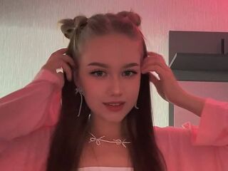 camslut fingering pussy MadisonLehar