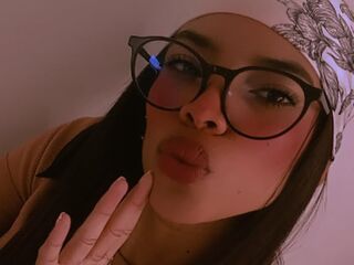 camwhore nude MeliWain