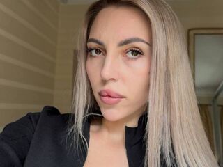 free live webcam sex MelisaDee