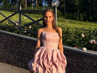camgirl playing with dildo MirianaFarris