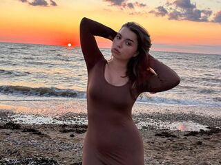 cam girl playing with dildo PamilaFlower