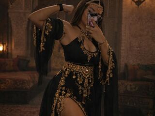 naughty camgirl fingering pussy PerlaZoey