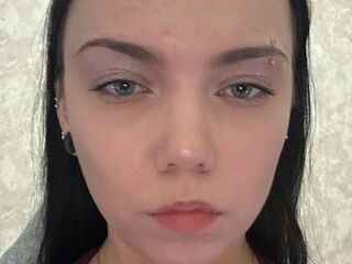 camgirl masturbating with sextoy RoniRopes