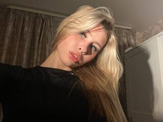 hot cam girl RowanBellamy