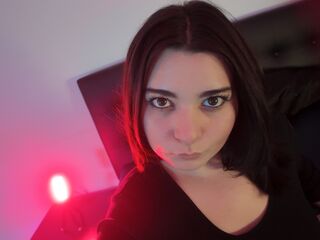 naughty cam girl fingering shaved pussy SashaMaroon