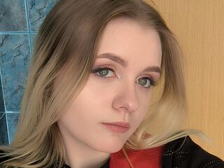 camwhore masturbating with sextoy ShannonPomilla