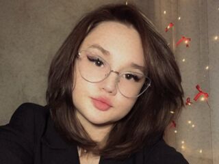 camwhore nude ShielaQuam