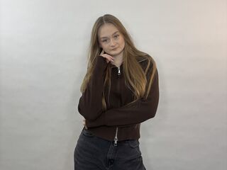 shaved pussy cam SigneKeatley