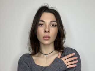 naked camgirl fingering pussy SkyeSnow