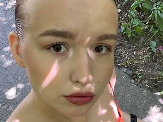 girl chat room SusannahBuffalo