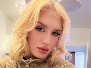 topless webcam girl TerisaKlyn