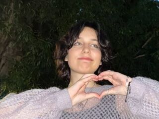 naked cam girl masturbating with vibrator TulaStaines