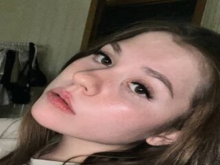 camslut showing pussy UshaNakama