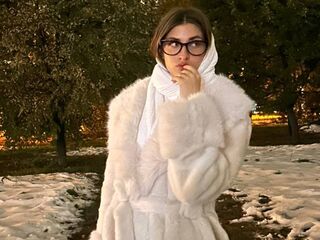 naked girl with webcam masturbating with dildo YukoHazer
